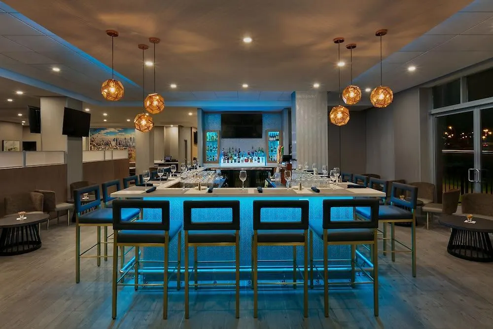 Embassy Suites By Hilton Montreal Airport Pointe-Claire