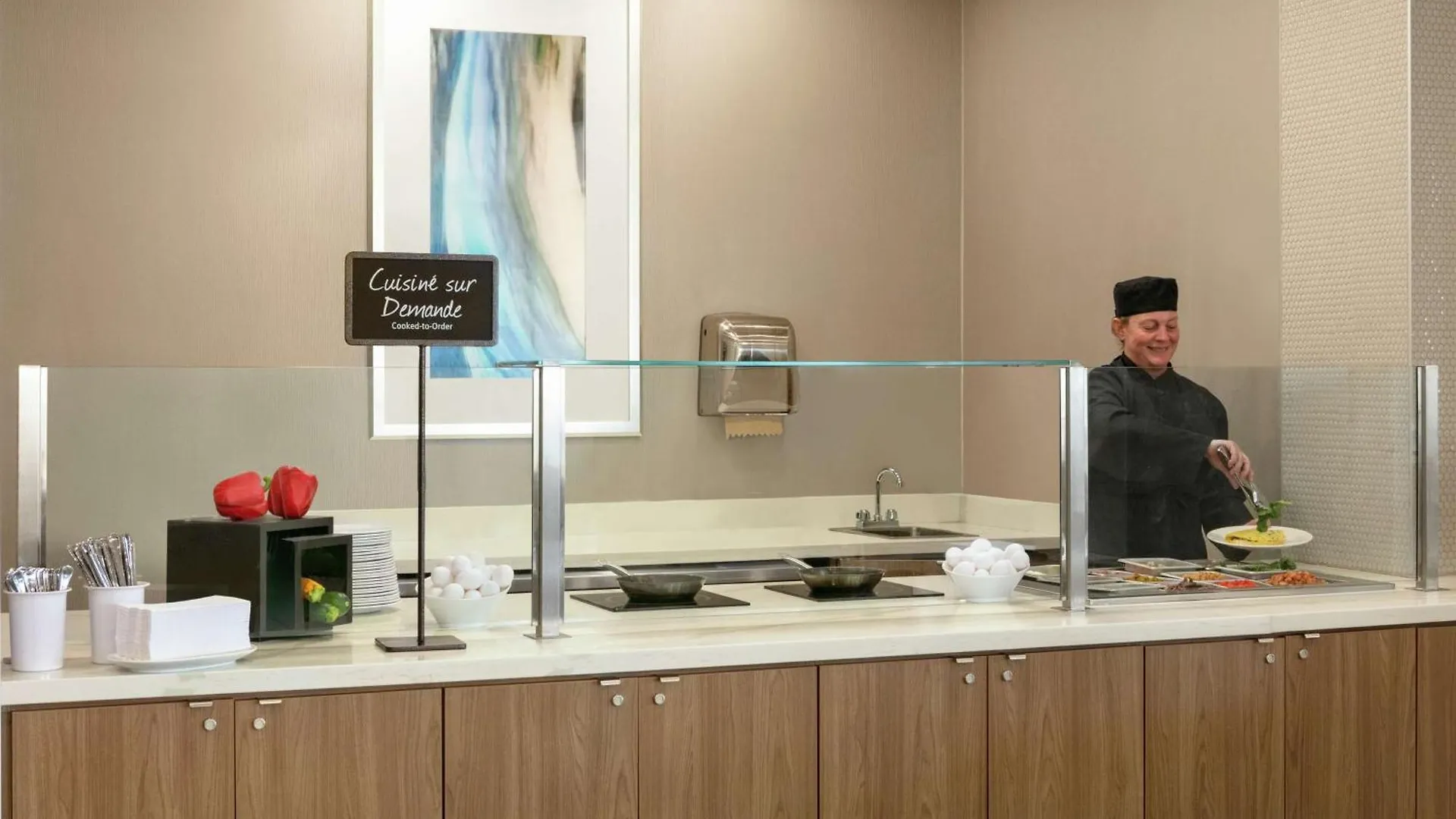 Embassy Suites By Hilton Montreal Airport Pointe-Claire 4*,