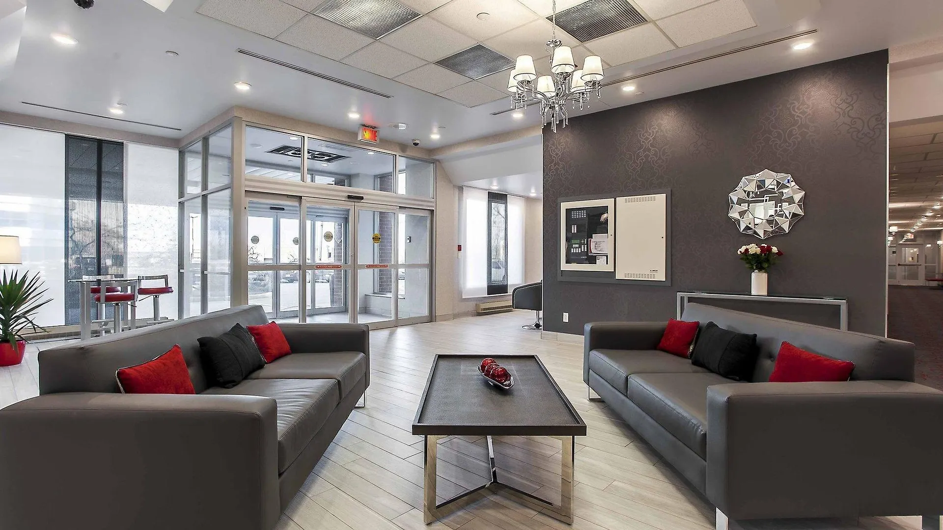 **** Hotel Embassy Suites By Hilton Montreal Airport Pointe-Claire Canadá