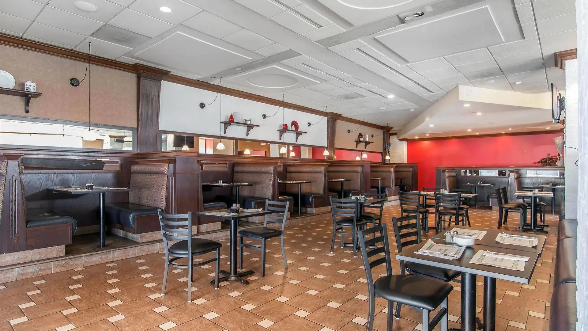 Hotel Embassy Suites By Hilton Montreal Airport Pointe-Claire