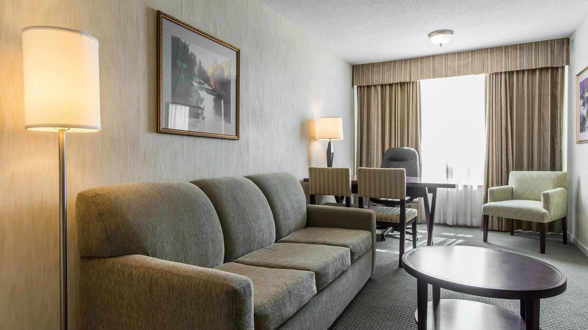 Embassy Suites By Hilton Montreal Airport Pointe-Claire