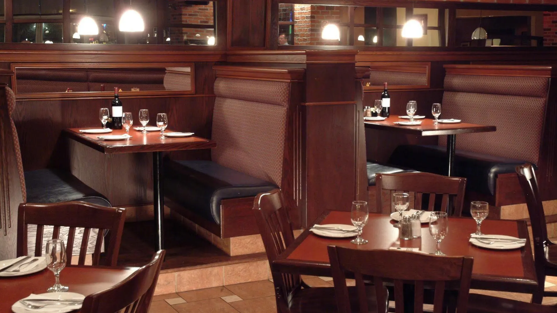 Embassy Suites By Hilton Montreal Airport Pointe-Claire 4*,  Canadá