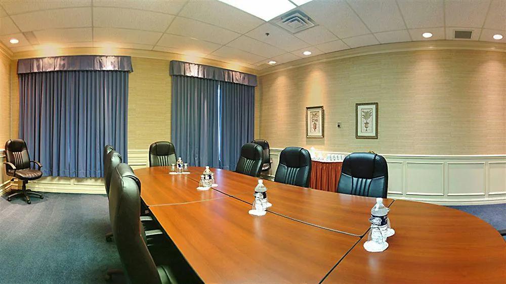Hotel Embassy Suites By Hilton Montreal Airport Pointe-Claire