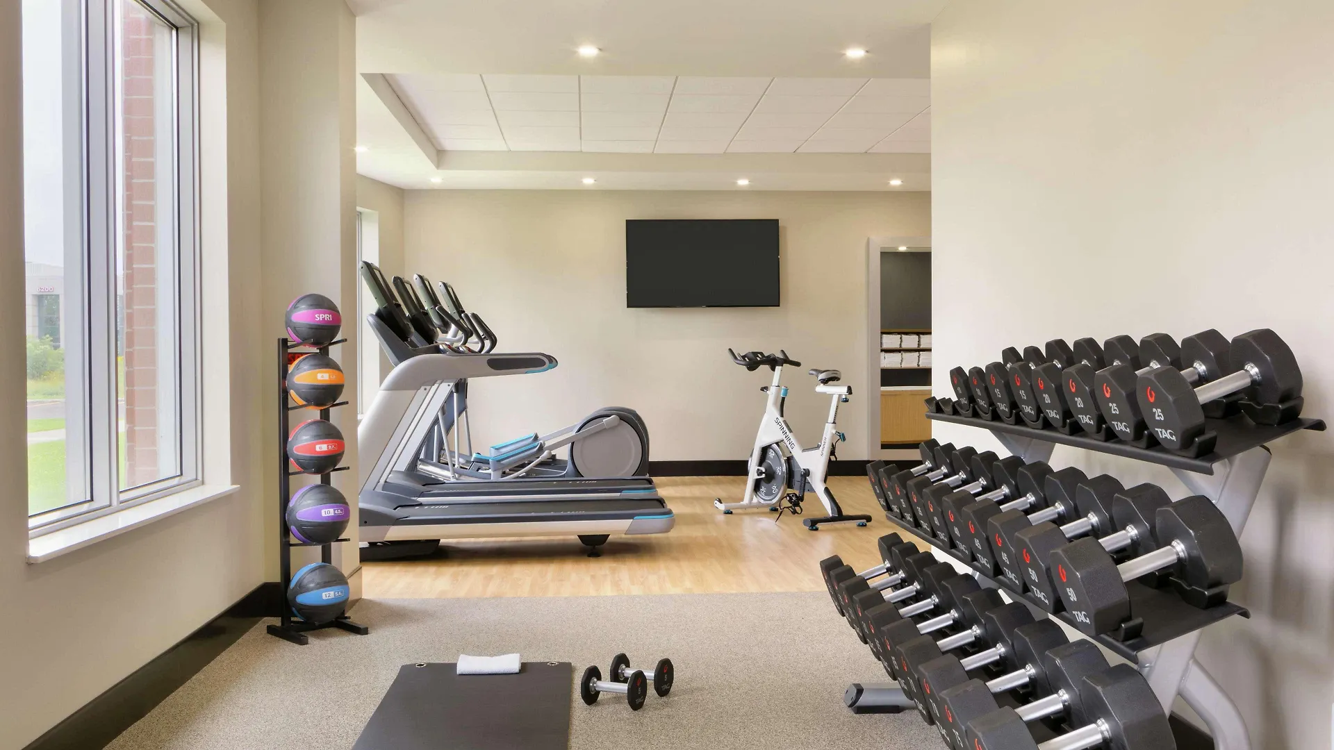 **** Hotel Embassy Suites By Hilton Montreal Airport Pointe-Claire Canada
