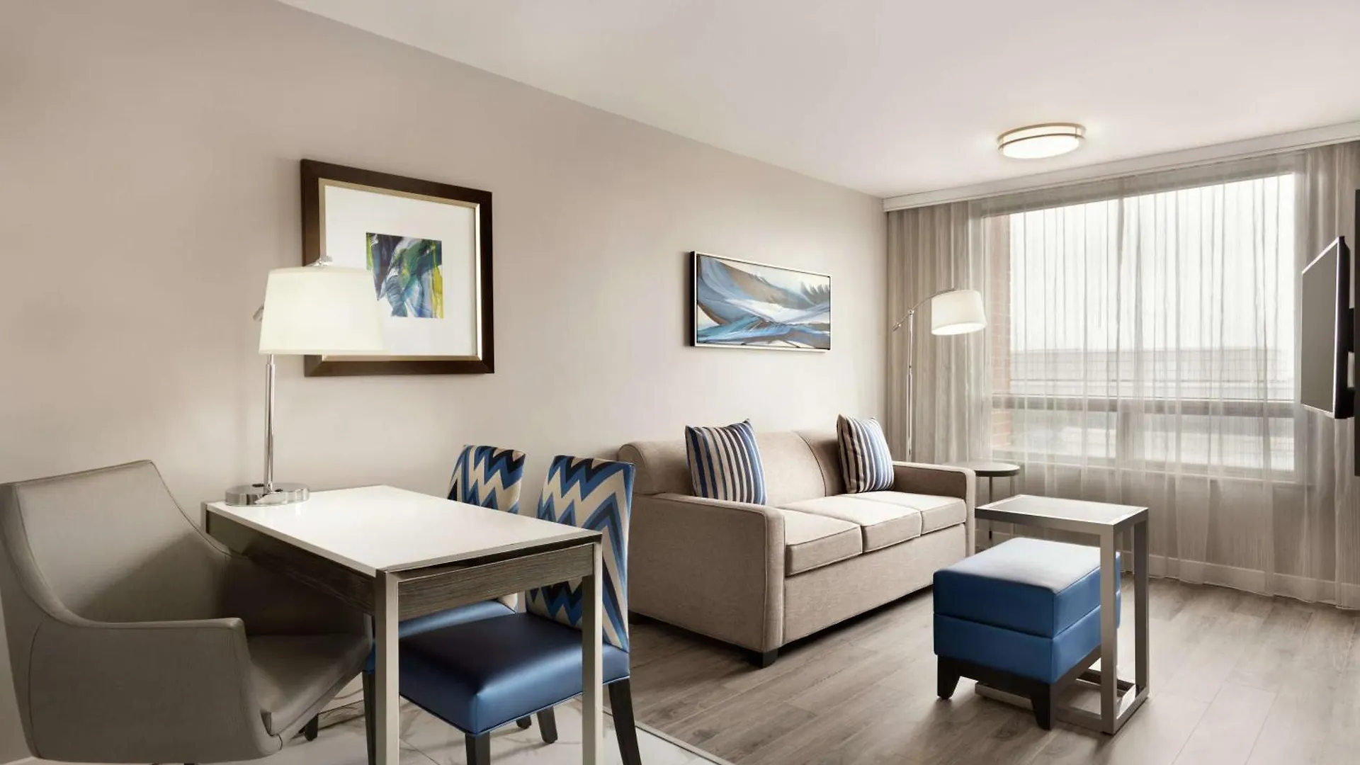 Embassy Suites By Hilton Montreal Airport Pointe-Claire