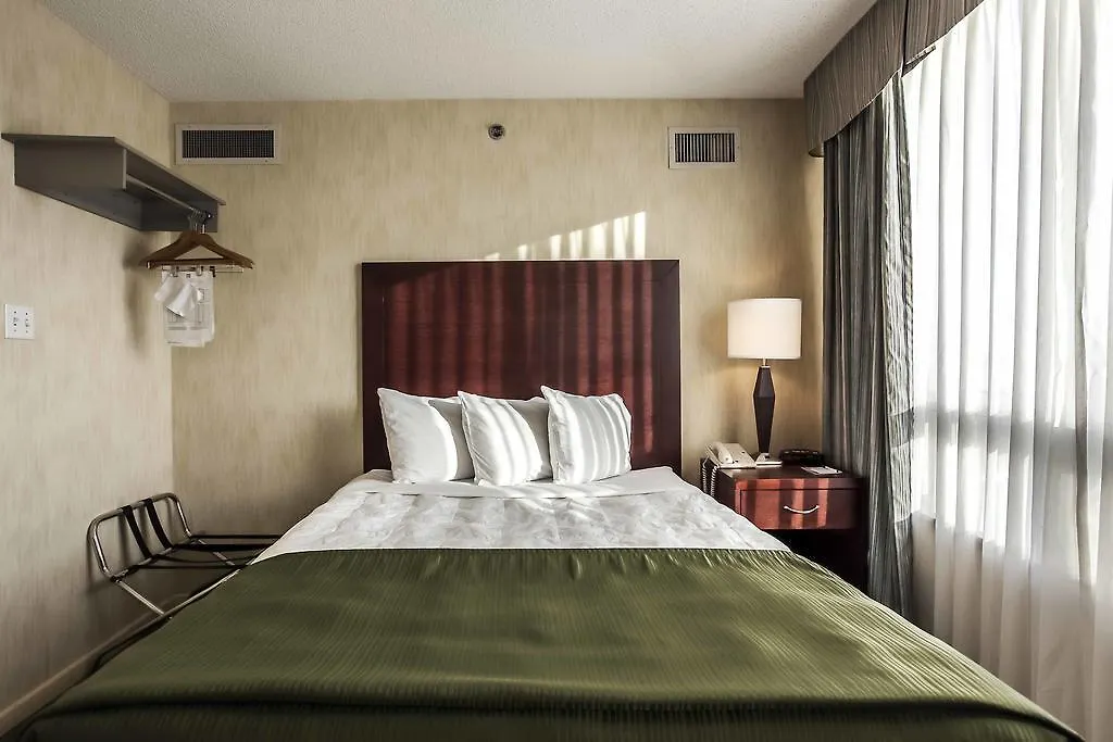 Hotel Embassy Suites By Hilton Montreal Airport Pointe-Claire