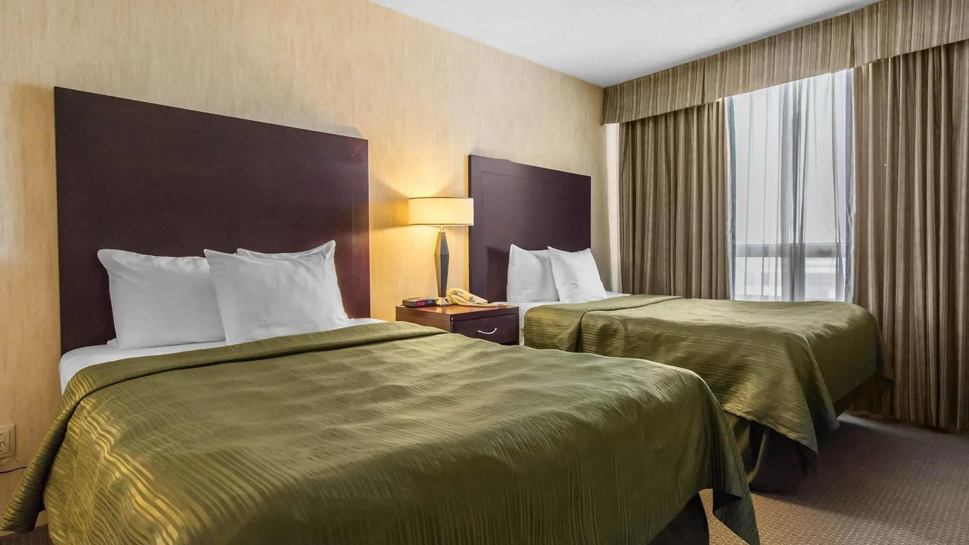 Embassy Suites By Hilton Montreal Airport Pointe-Claire Hotel