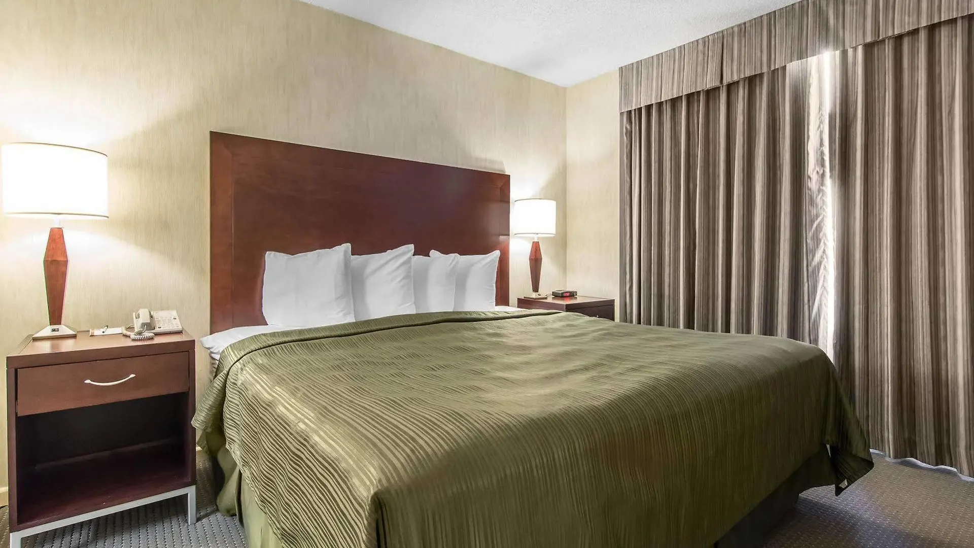 Embassy Suites By Hilton Montreal Airport Pointe-Claire